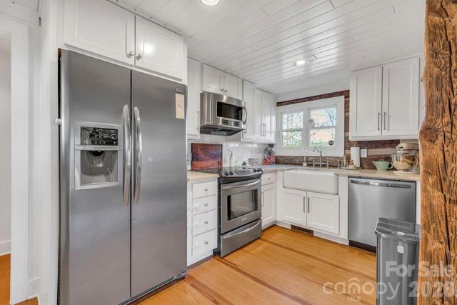 572 Skyland View Drive, Blowing Rock, NC 28605