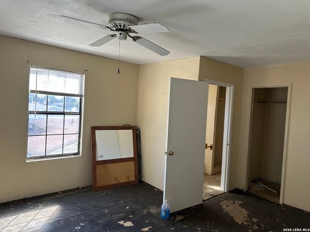 831 BRIGHTON, San Antonio, TX 78211