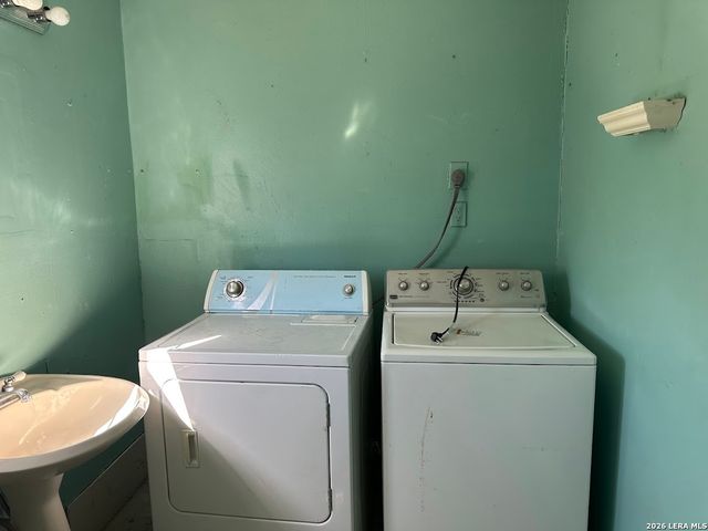 831 BRIGHTON, San Antonio, TX 78211