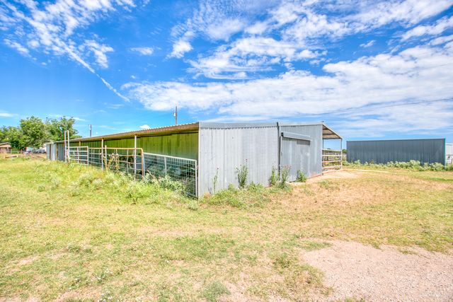 3205 Country Club Road, San Angelo, TX 76904