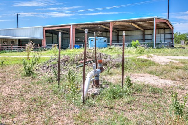 3205 Country Club Road, San Angelo, TX 76904