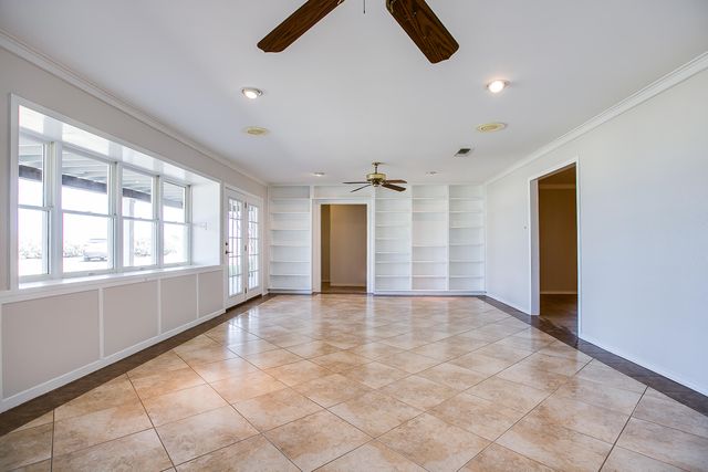 3205 Country Club Road, San Angelo, TX 76904