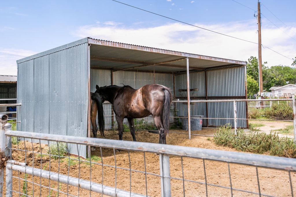 Image 19 of property listing at 3205 Country Club Road, San Angelo, TX 76904