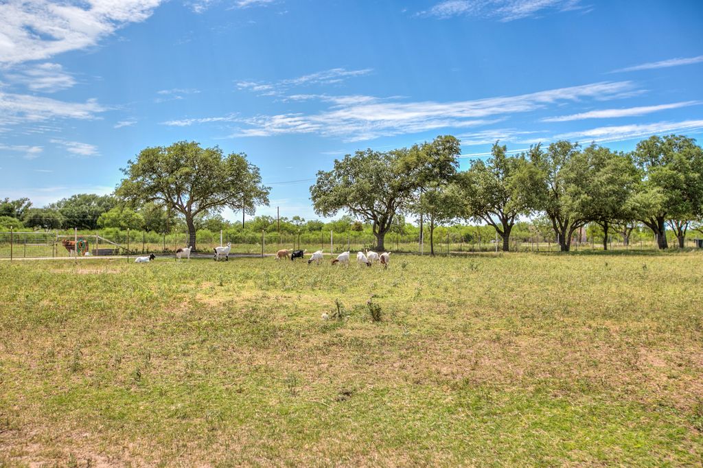 Image 23 of property listing at 3205 Country Club Road, San Angelo, TX 76904