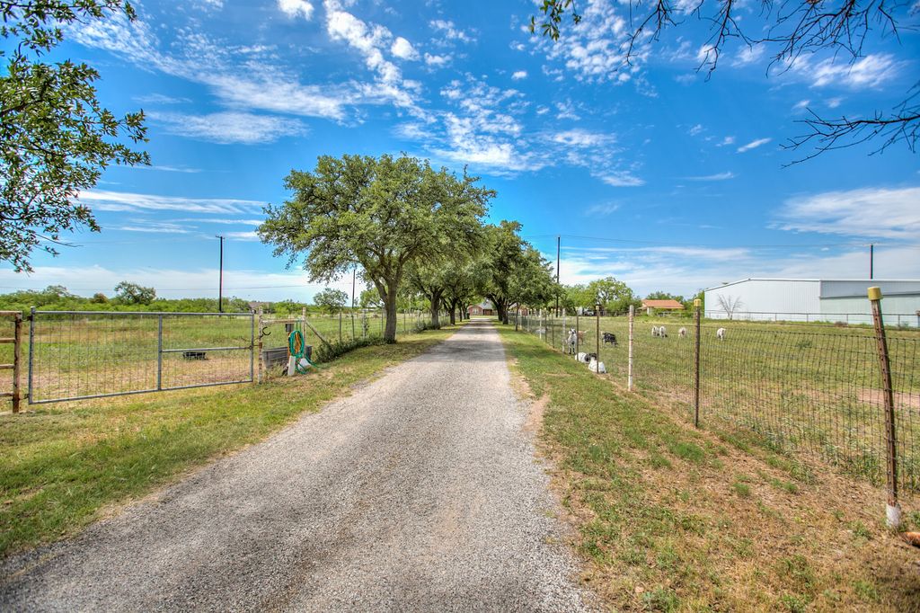 Image 29 of property listing at 3205 Country Club Road, San Angelo, TX 76904