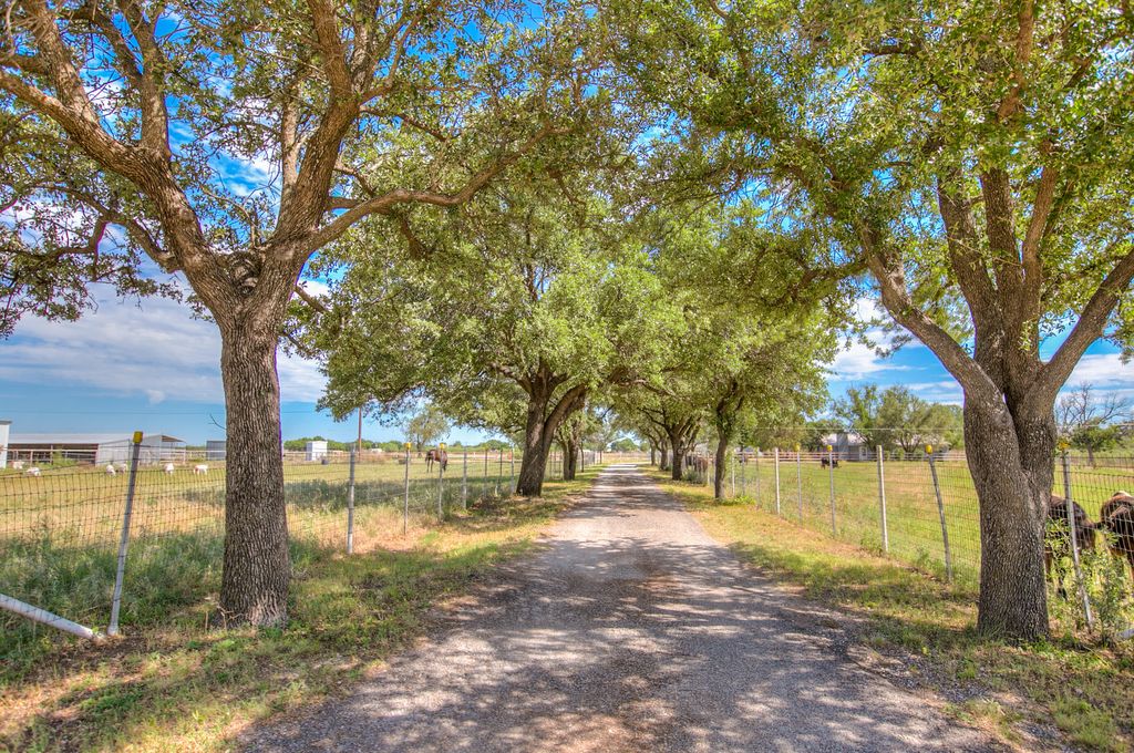 Image 34 of property listing at 3205 Country Club Road, San Angelo, TX 76904