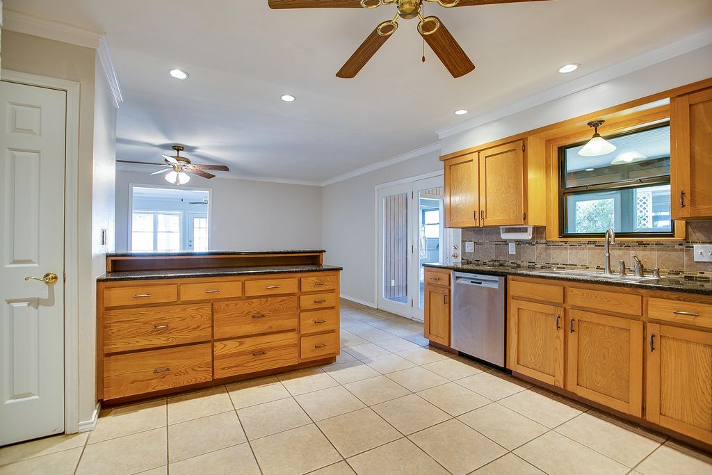Image 47 of property listing at 3205 Country Club Road, San Angelo, TX 76904