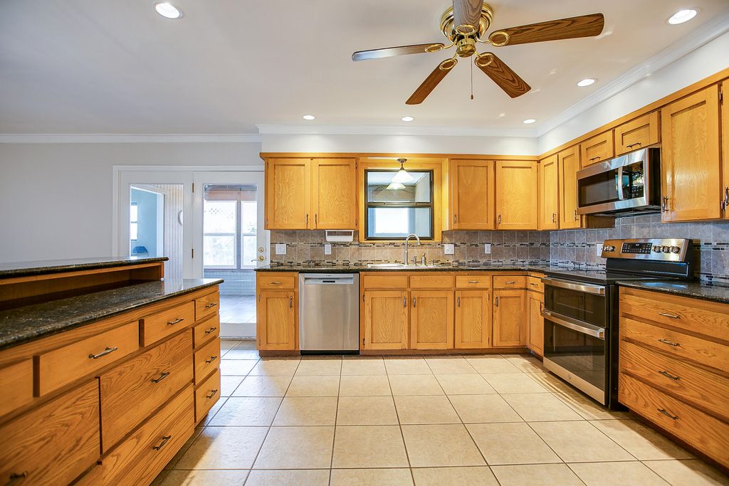 Image 48 of property listing at 3205 Country Club Road, San Angelo, TX 76904