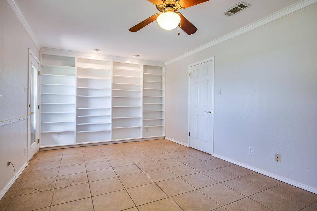 Image 50 of property listing at 3205 Country Club Road, San Angelo, TX 76904
