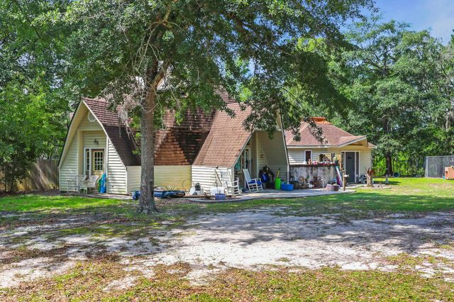 10381 Hardwick Rd., Nichols, SC 29581