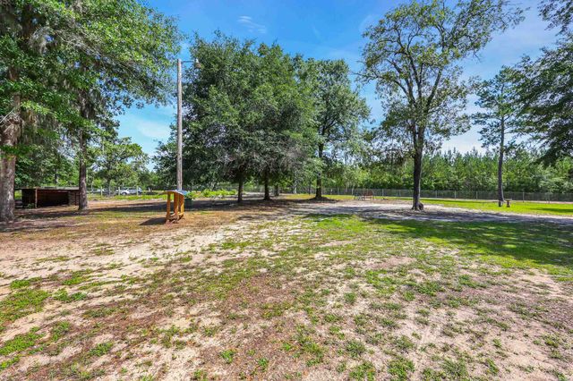 10381 Hardwick Rd., Nichols, SC 29581