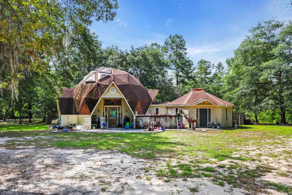 10381 Hardwick Rd., Nichols, SC 29581