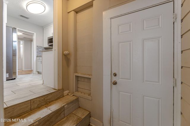 1052 WILLIS Drive, Jacksonville, FL 32205