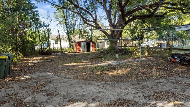 2304 VINE STREET, Leesburg, FL 34748