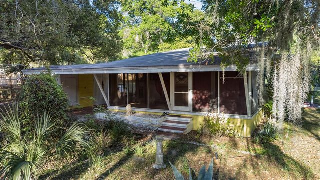 2304 VINE STREET, Leesburg, FL 34748