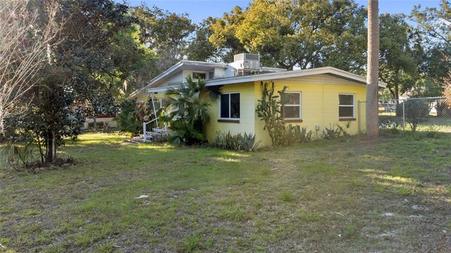 2304 VINE STREET, Leesburg, FL 34748