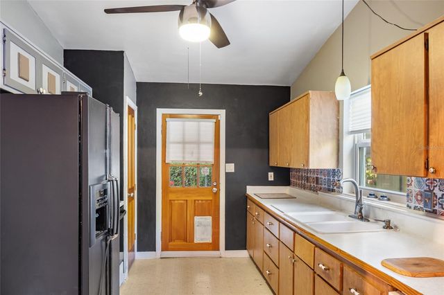 2304 VINE STREET, Leesburg, FL 34748