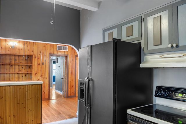 2304 VINE STREET, Leesburg, FL 34748