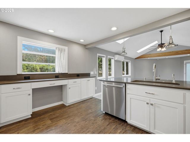 5632 Se WELCH Rd, Gresham, OR 97080