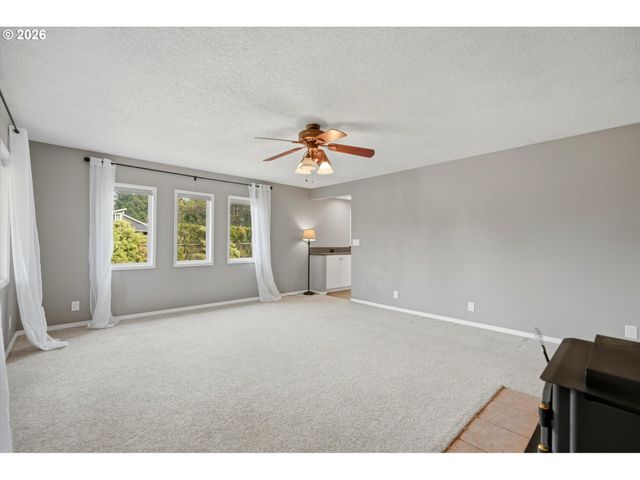 5632 Se WELCH Rd, Gresham, OR 97080