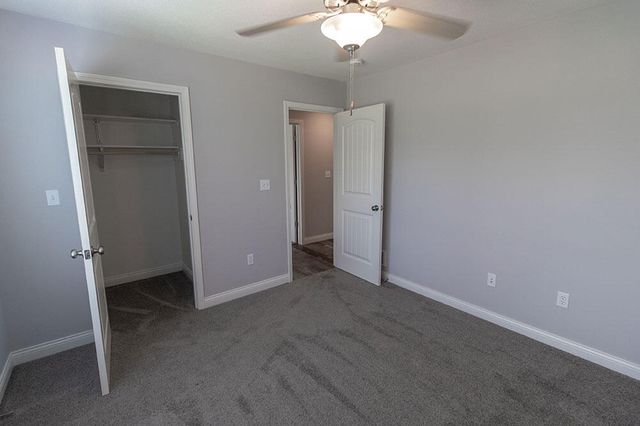 2801 AMBERWOOD CT, Columbia, MO 65203