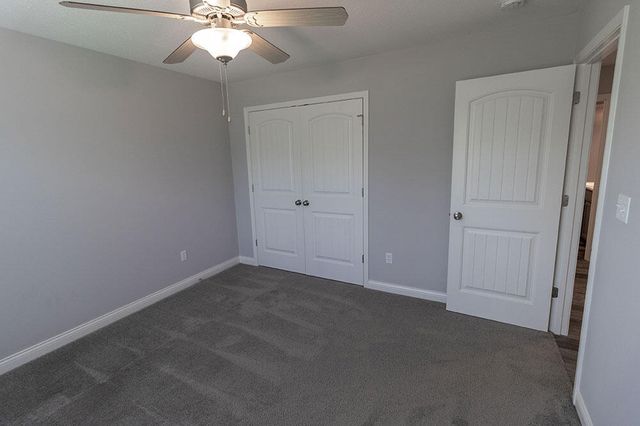 2801 AMBERWOOD CT, Columbia, MO 65203