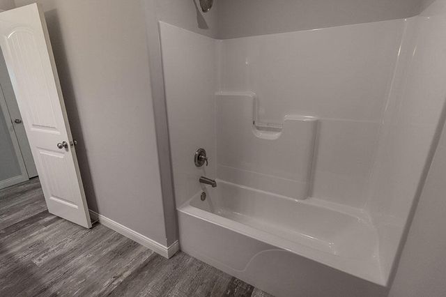 2801 AMBERWOOD CT, Columbia, MO 65203