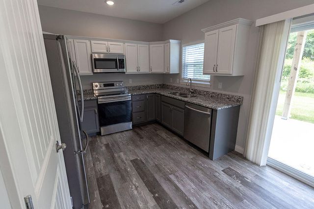 2801 AMBERWOOD CT, Columbia, MO 65203