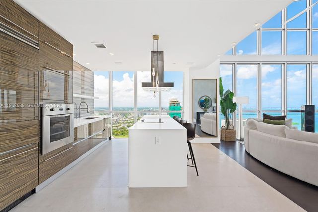 1100 Biscayne Blvd 5706, Miami, FL 33132