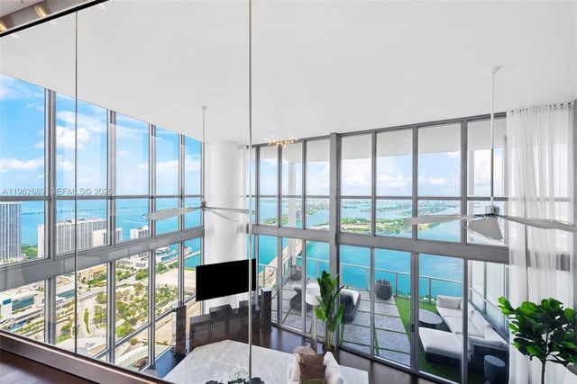 1100 Biscayne Blvd 5706, Miami, FL 33132