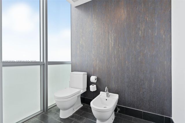 1100 Biscayne Blvd 5706, Miami, FL 33132