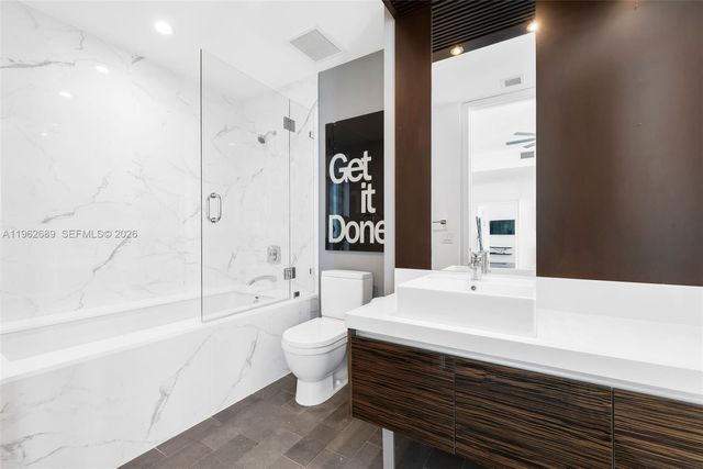 1100 Biscayne Blvd 5706, Miami, FL 33132