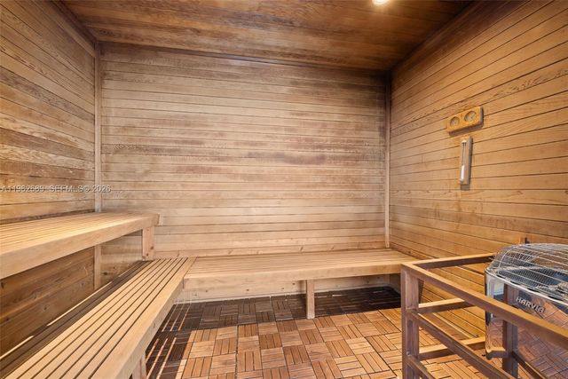 1100 Biscayne Blvd 5706, Miami, FL 33132