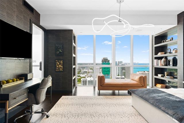 1100 Biscayne Blvd 5706, Miami, FL 33132