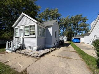 18615 Martin Road, Roseville, MI 48066