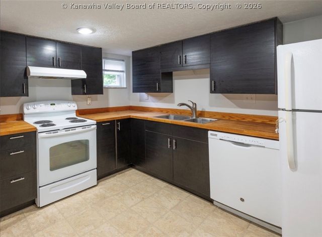1814 Beechwood Drive, South Charleston, WV 25303