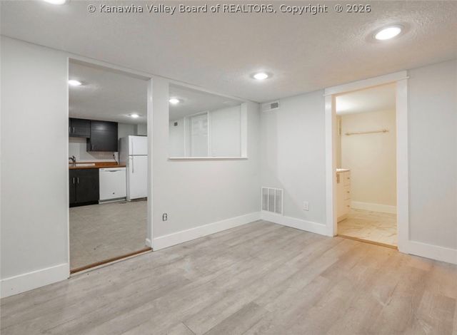 1814 Beechwood Drive, South Charleston, WV 25303