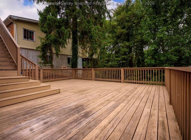 1814 Beechwood Drive, South Charleston, WV 25303