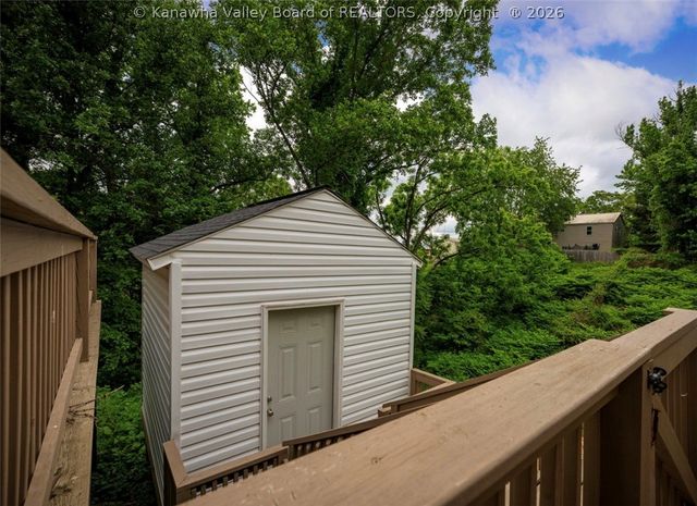 1814 Beechwood Drive, South Charleston, WV 25303