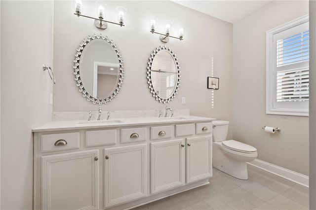 17 Carolina Ave, Oakmont, PA 15139