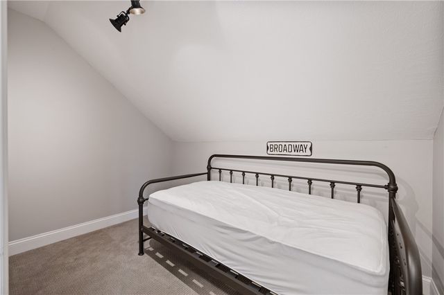 17 Carolina Ave, Oakmont, PA 15139