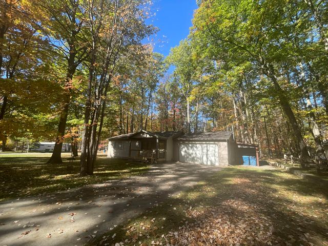 804 Ridgedale Drive, Roscommon, MI 48653