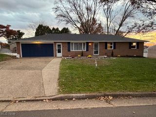 615 Lori Avenue NE, Massillon, OH 44646