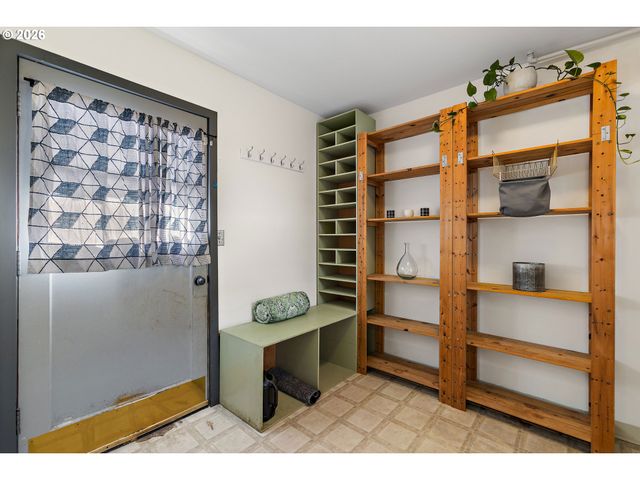 8116 N HARTMAN St, Portland, OR 97203