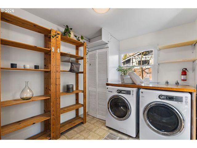 8116 N HARTMAN St, Portland, OR 97203