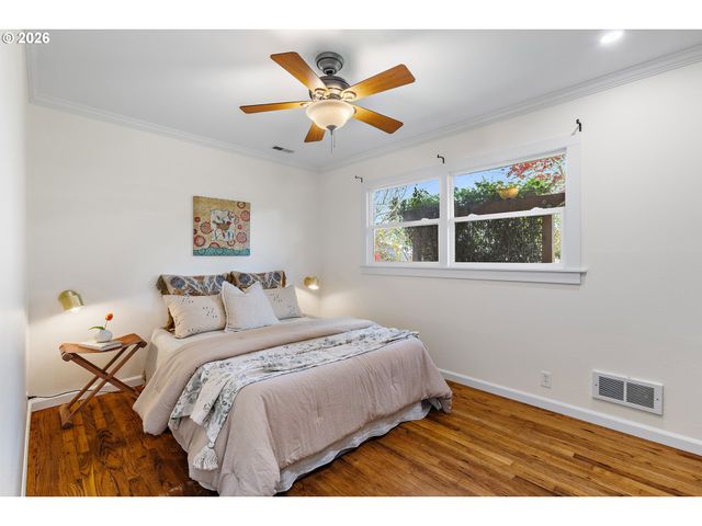 8116 N HARTMAN St, Portland, OR 97203