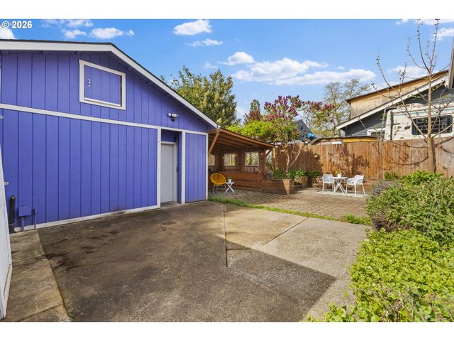 8116 N HARTMAN St, Portland, OR 97203
