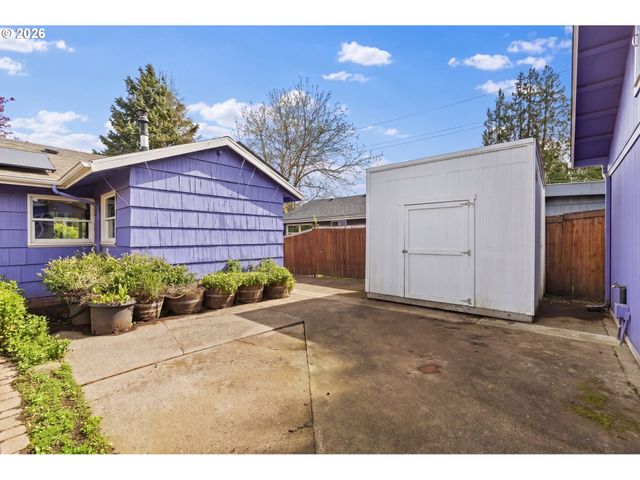 8116 N HARTMAN St, Portland, OR 97203