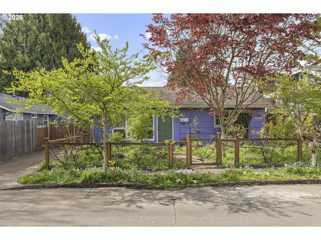 8116 N HARTMAN St, Portland, OR 97203