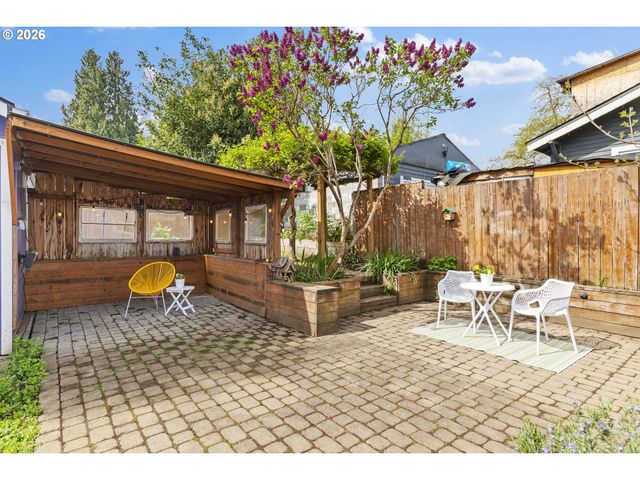 8116 N HARTMAN St, Portland, OR 97203